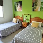 Con Piscina Y Terraza 公寓